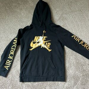 Air Jordan hoodie men’s size large. Great used condition!